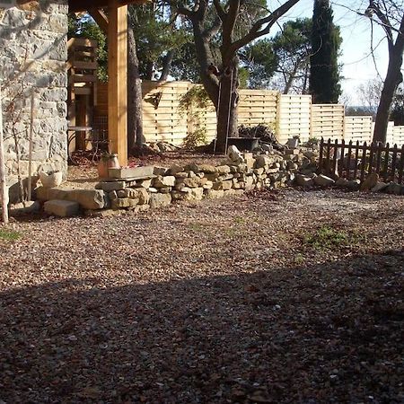 Un Havre De Paix Villa Aigues-Vives  Exterior foto