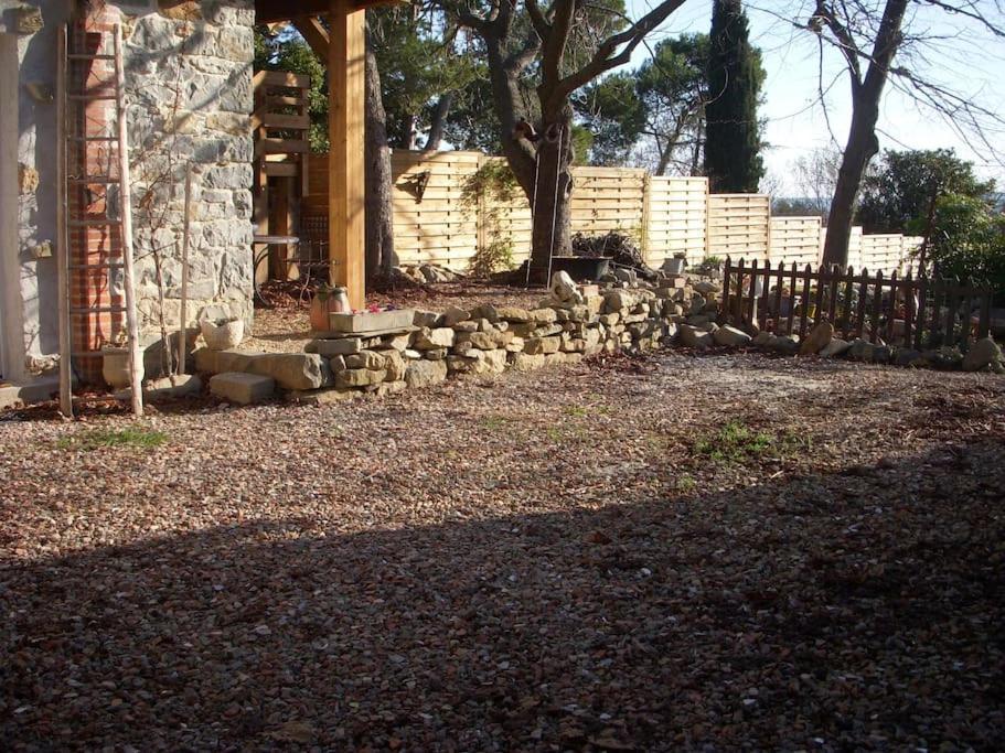 Un Havre De Paix Villa Aigues-Vives  Exterior foto